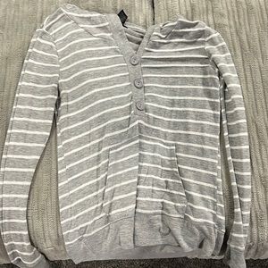medium long sleeve half button up
